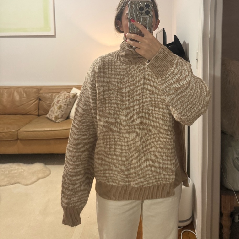 Club Monaco Zebra Beige and Cream Wool Sweater